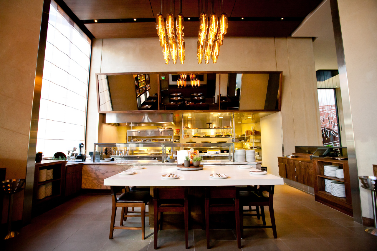 OneUP Restaurant and Lounge