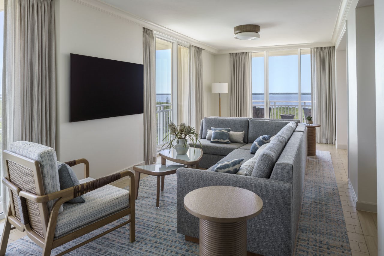 1 King Bedroom Premium Bay View Suite