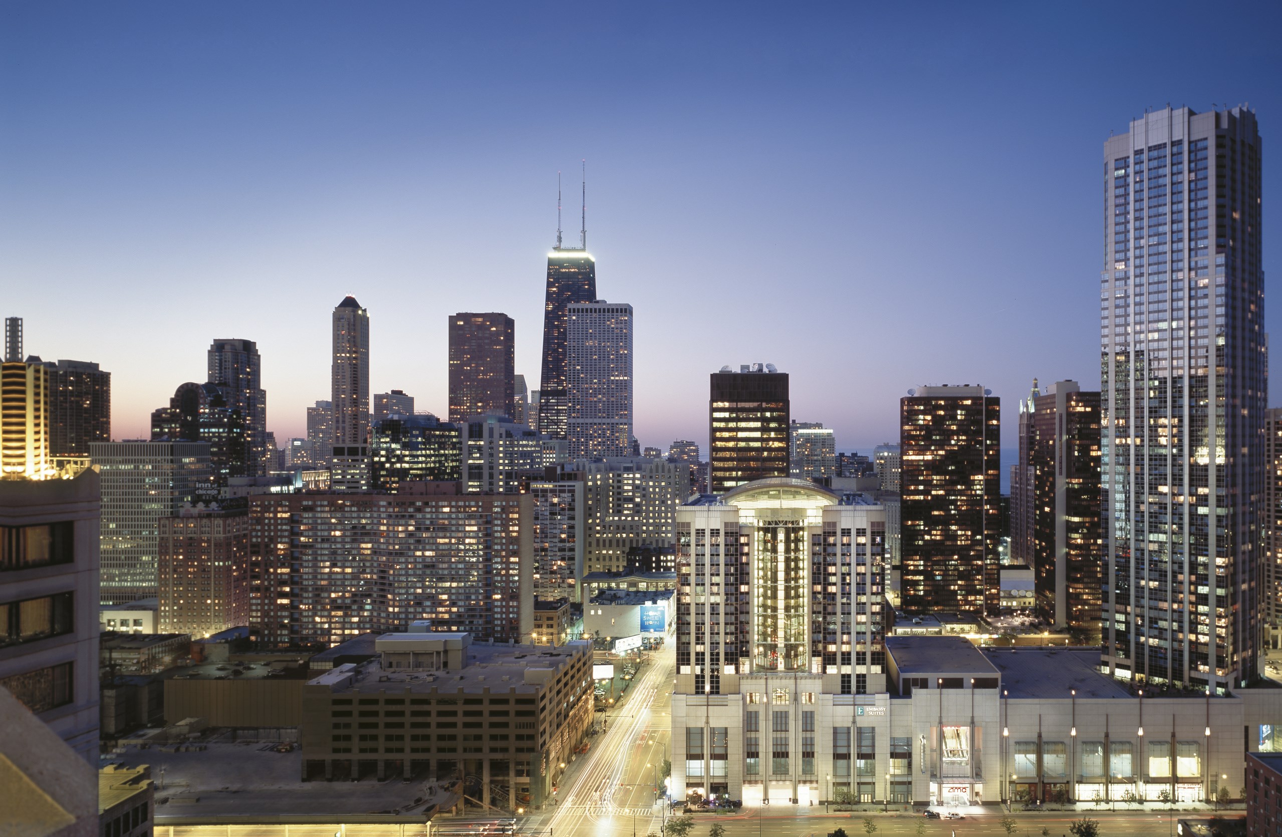 Embassy Suites by Hilton Chicago Downtown Magnificent Mile - Host