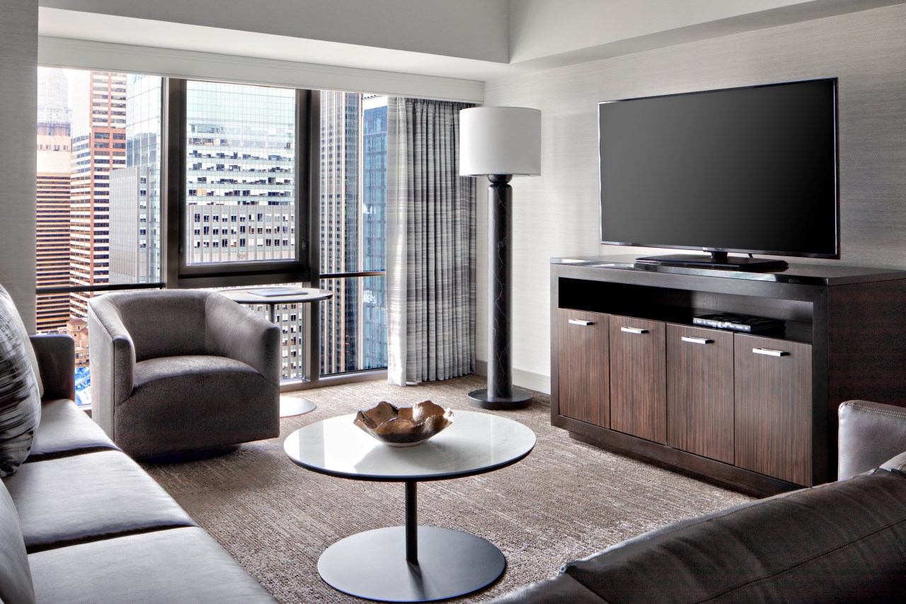 Deluxe King Suite Living Room