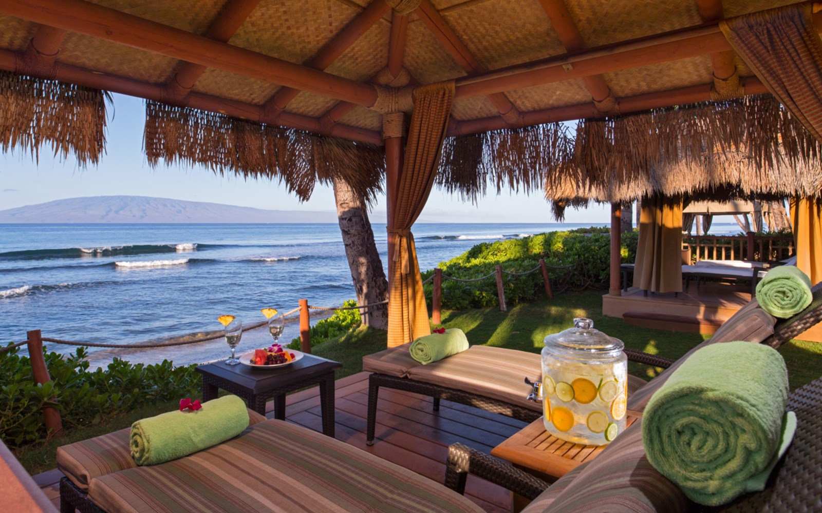 Hyatt Regency Maui Resort And Spa - Host Hotels & Resorts